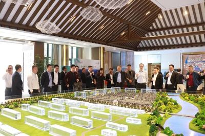 采筑攜手11家合作伙伴至金鵬控股集團交流考察